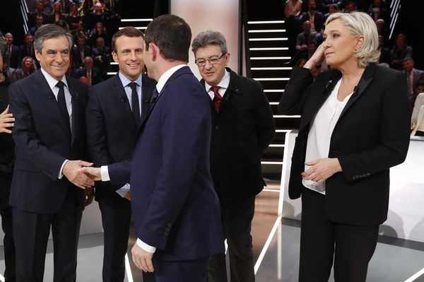 Extremists on Left and Right Push France to the Brink