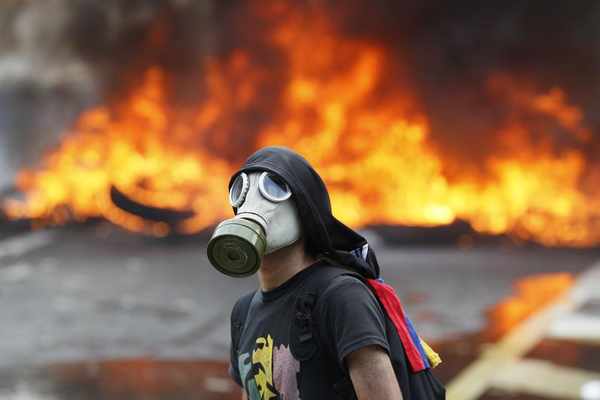 Amid Venezuela’s Chaos Looting Gets Deadly, Political