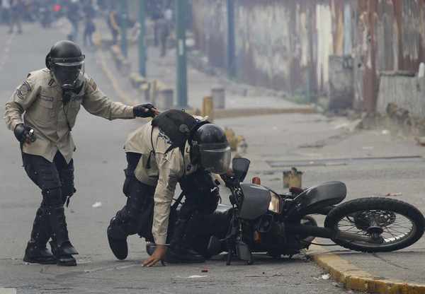 What Trump Should Do About Dictatorial Venezuela