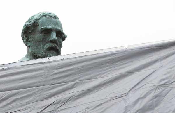 How to Handle Statues of Che and Robert E. Lee