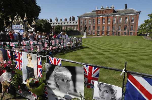 Diana's Legacy: A Reshaped Monarchy, a More Emotional U.K.