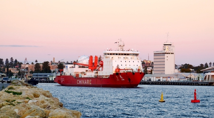China's Atomic Icebreaker as Test for Future Nuke Carriers