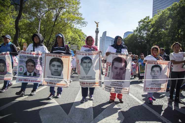 Mexican Court Orders Inquiry Into Missing Students