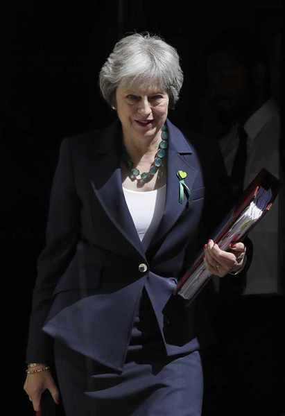 Press and Party are Deserting Theresa May