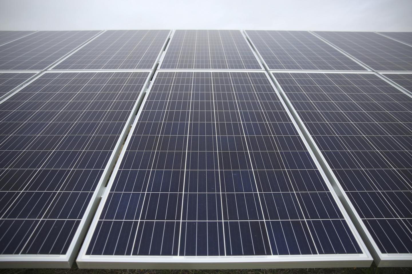 Shutdown Shows How Much Air Pollution Affects Solar Panels