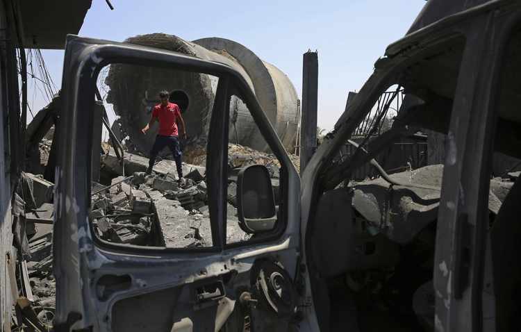 Israeli Army Renews Strikes on Gaza