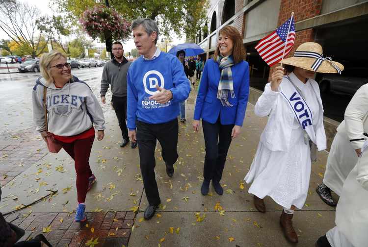 Trump Hurting GOP in Key House Swing Districts RealClearPolitics