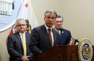 Companies That Work With ICE Could Lose CA Contracts