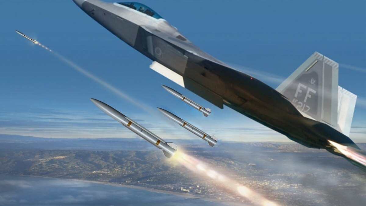 Raytheon Unveils New Air-to-Air Missile Design | RealClearDefense