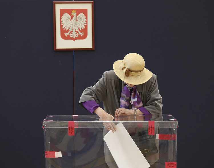 Poland’s Parliamentary Elections and a Looming Hungarian Scenario