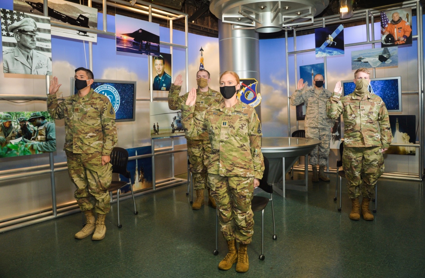Space Force Pourquoi Sa Femme Est En Prison Space Force Poised to See Major Growth, New Uniforms in 2021