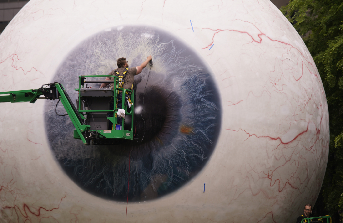 Our Attention Is Captured by Eye-Glance | RealClearScience