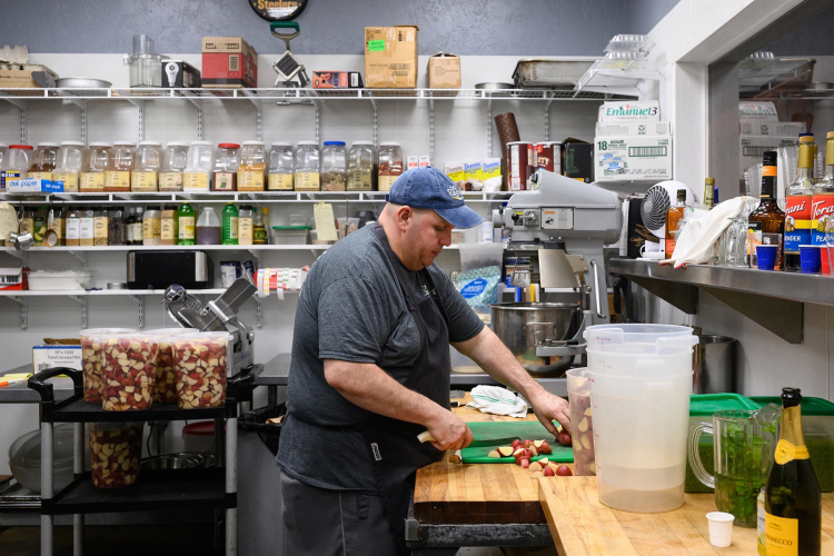 The American Labor Crisis Has Hit All the Small Businesses on This One Street - Vimarsana News