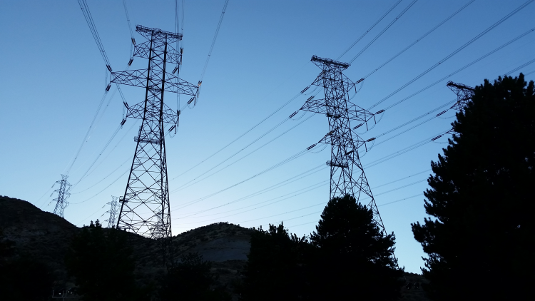Power lines Varistor60/Wikimedia