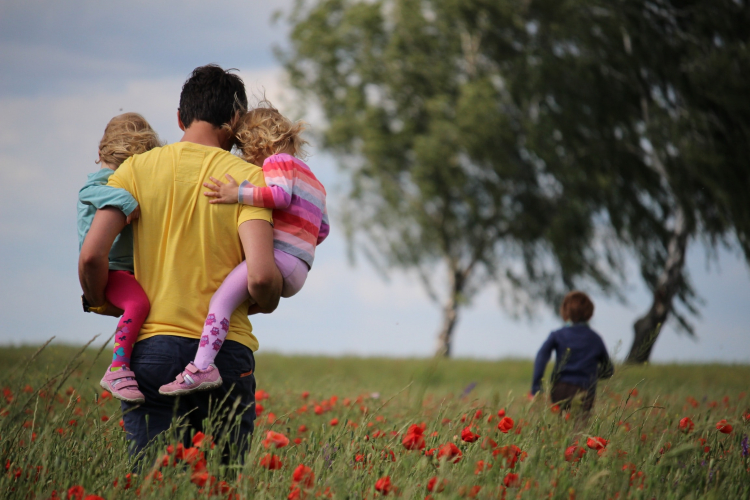 Dad Brains: How Fatherhood Rewires the Male Mind