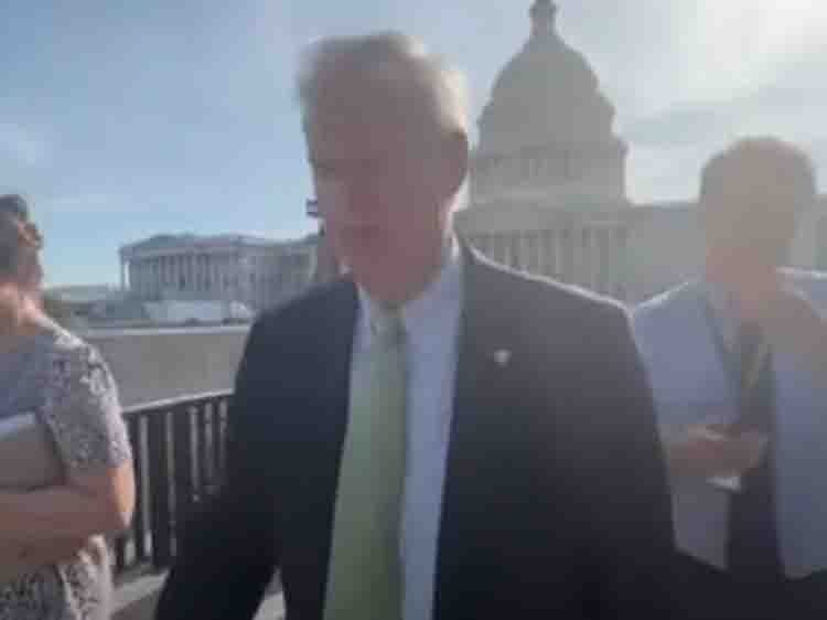 Cnn Reporter To Ron Johnson Who Gave You Fake Trump Electors Envelope To Give To Mike Pence Video Realclearpolitics