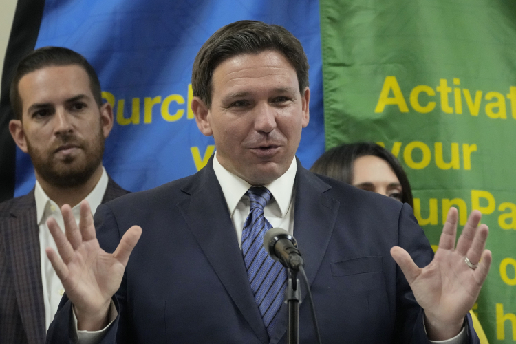 GOP's HardLine Tactics on Migrants Refocus Midterm Debate