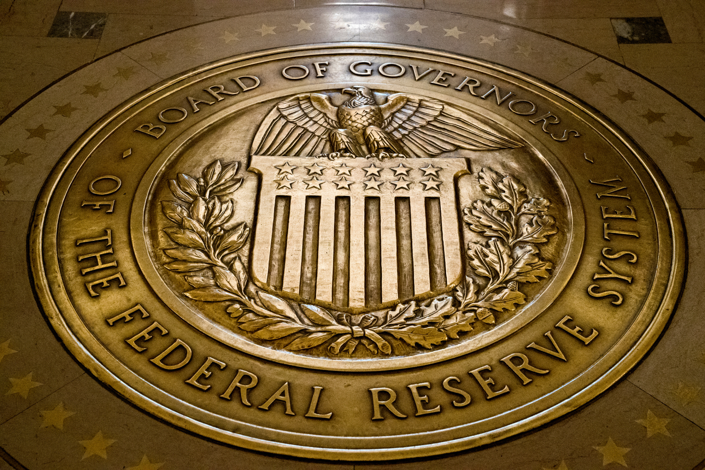 DANGEROUS STABLECOINS THREATEN OUR ECONOMY