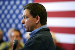 Gov. Napoleon DeSantis in Waterloo (Iowa)