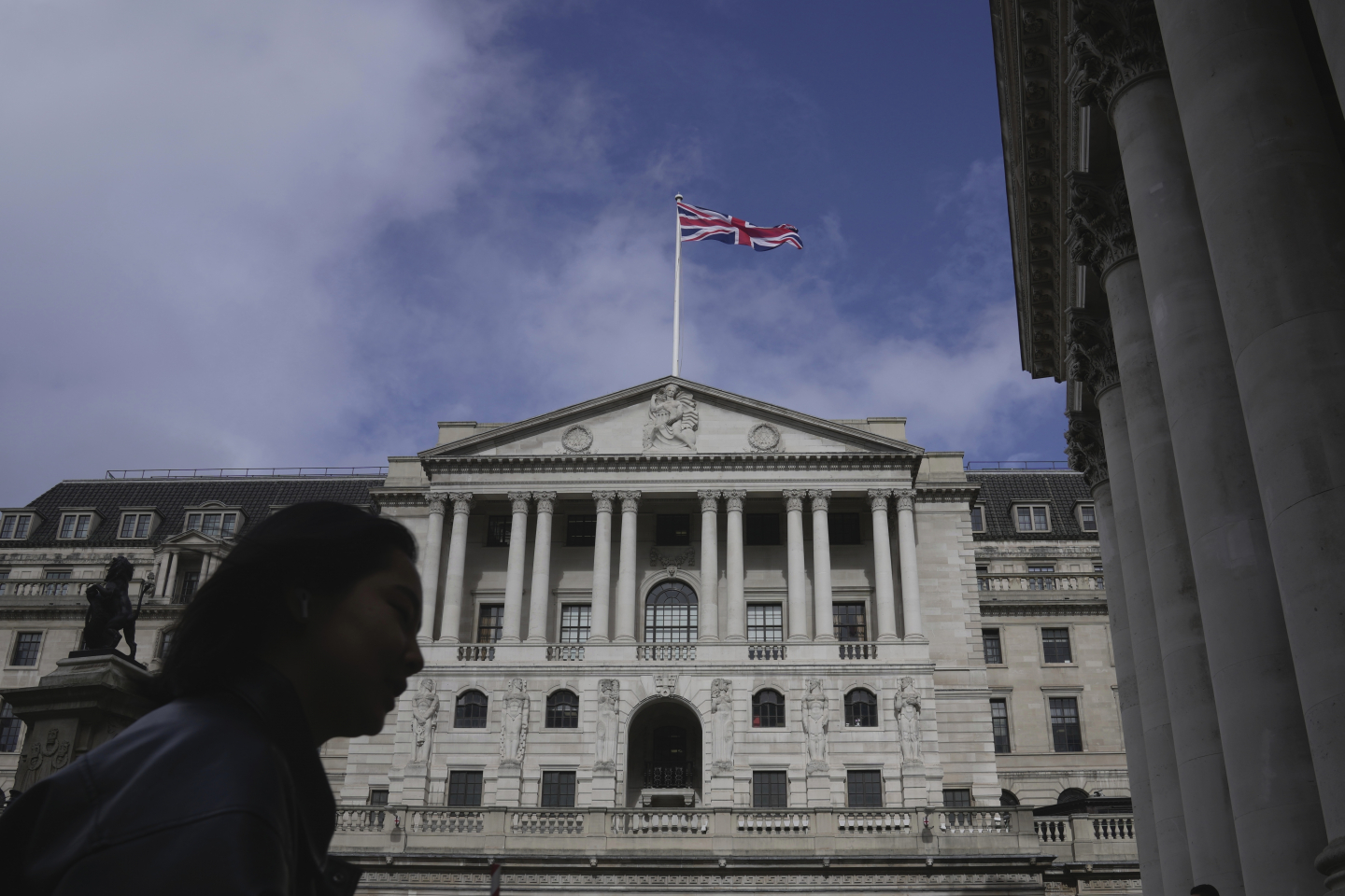 UK Economic Activity Continues to Expand in March