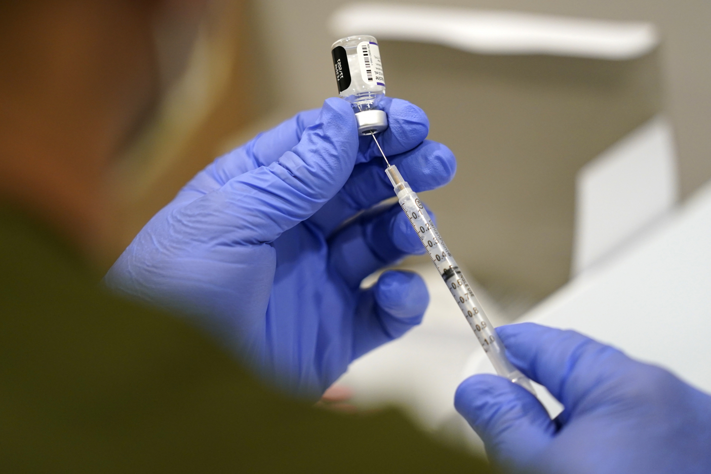 Most Americans Won't Get COVID-19 Booster This Fall