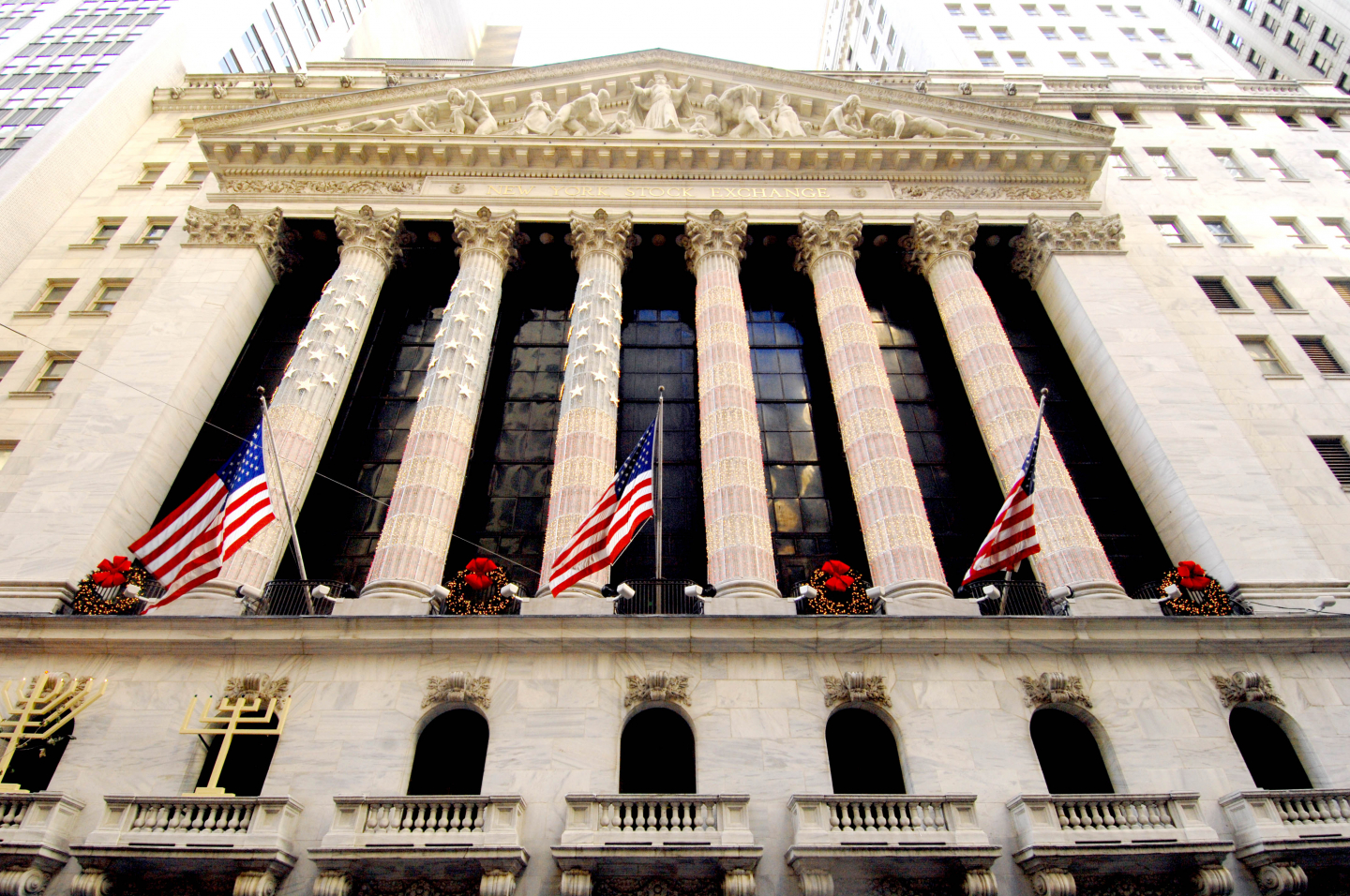 **Corporate Capitalization Dominates AI Growth Over Working Class**