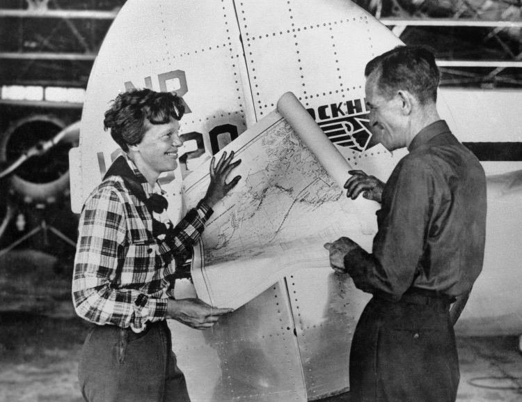 A New Book Takes on the Case of Amelia Earhart