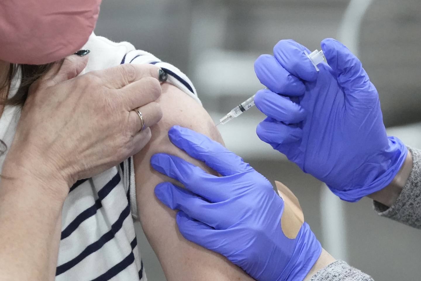 Massive Study Backs mRNA Vaccine Safety