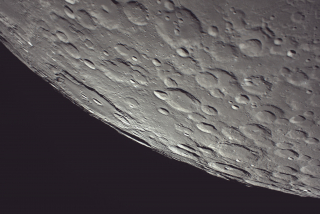 The Moon Has a Powerful Optical Illusion | RealClearScience