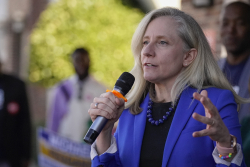 Virginia's Early Vote Favors Winsome Earle-Sears