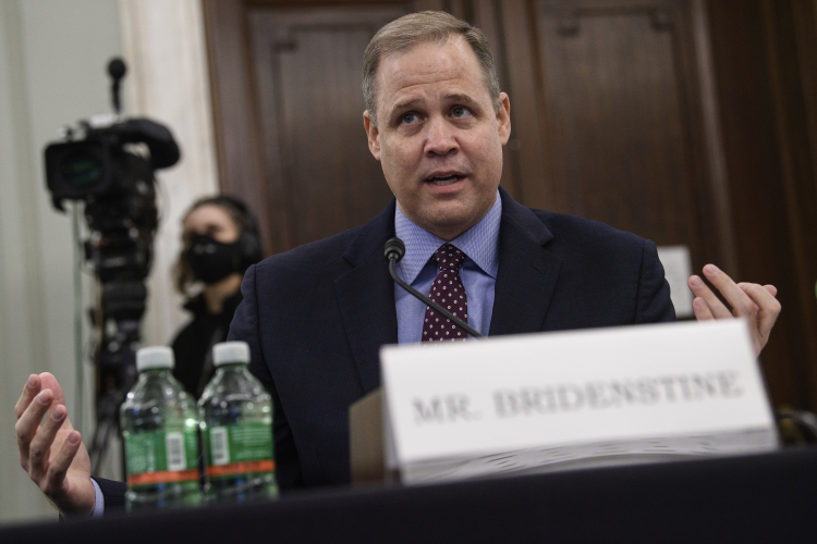 Former NASA Chief Says U.S. Likely to Lose Race Back to Moon