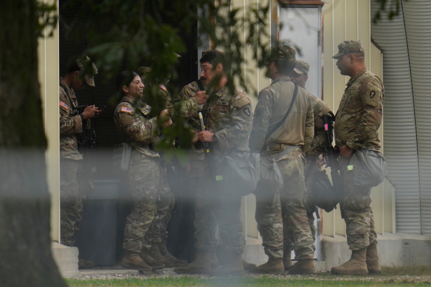 Texas National Guard members arrive in Illinois | RealClearDefense