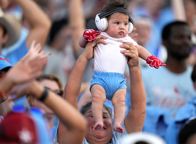 Babies' Gut Bacteria May Influence Future Emotional Health