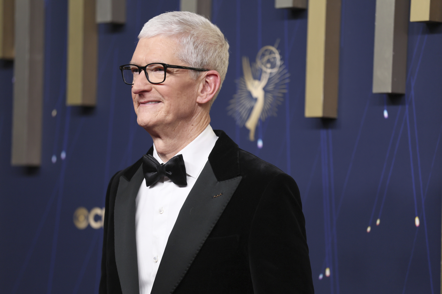 Apple CEO Tim Cook to Step Down, John Ternus Named Successor Effective September 1