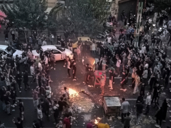 Protests Won't Bring Down Iranian Regime