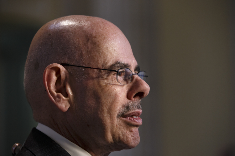 Henry Waxman and the Art of Political Adaptation Henry Waxman and the Art of Political Adaptation