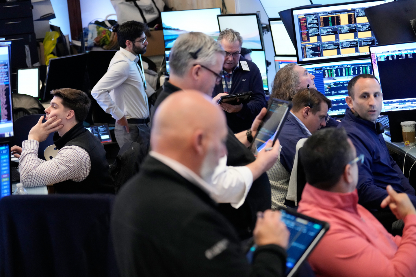 “Market Expert Issues Dire Warning: Stocks Plunge Expected!”