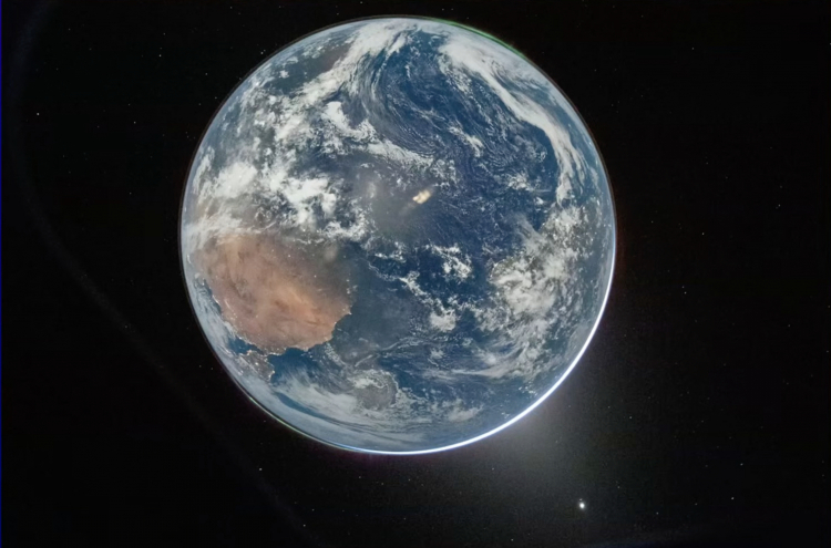 Artemis II Astronauts Capture Brilliant Image of Earth