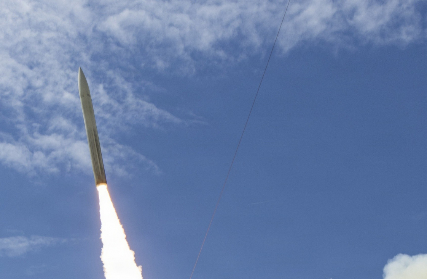 U.S. Army, Navy Successfully Tests Common Hypersonic Missile ...
