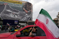 Signs Iran's Economy Is in Freefall