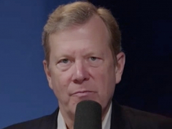 Schweizer: I Briefed Trump, Rubio on Subversive Chinese Birth Tourism