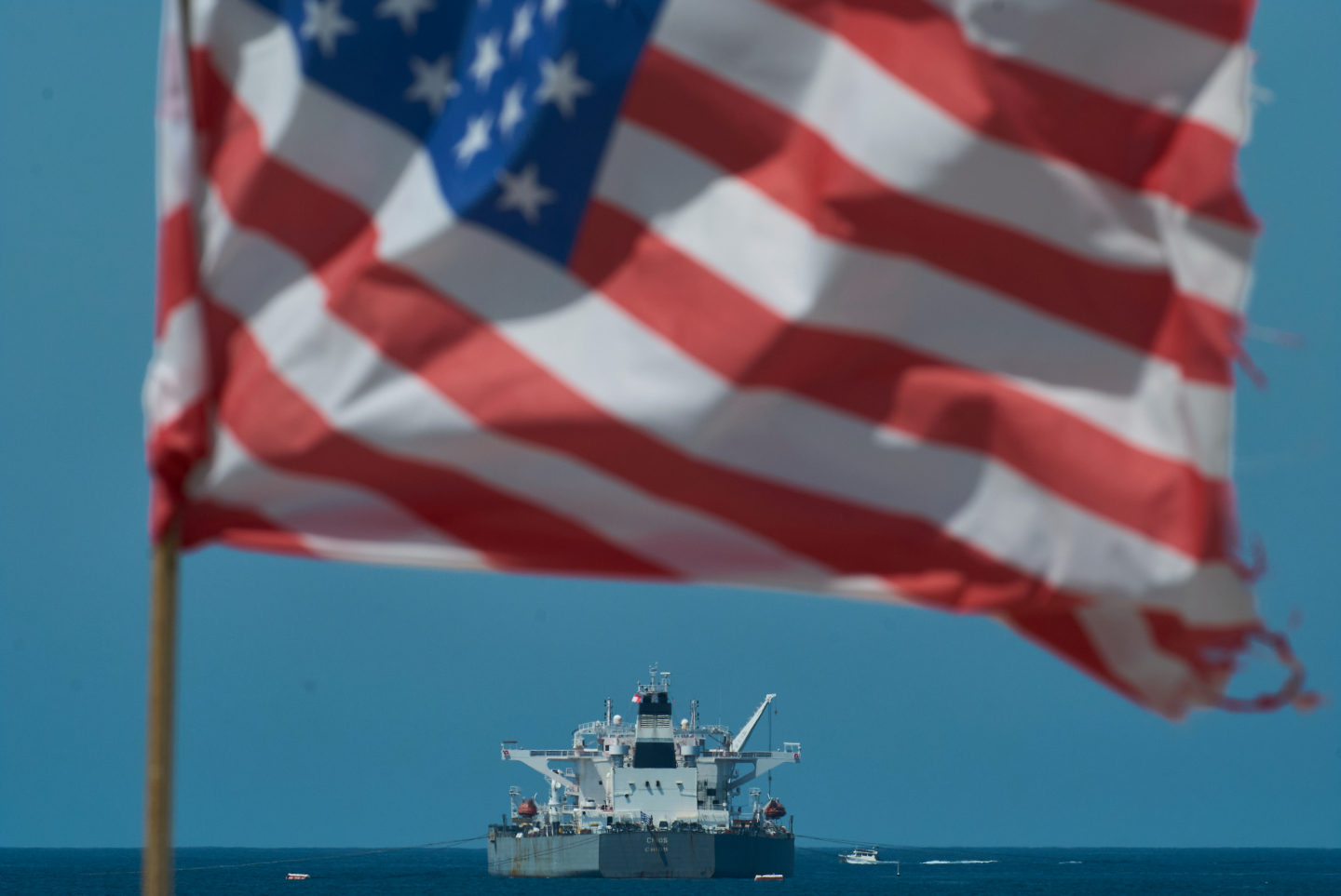 Hold the Rate. The Fed Can’t Pump Oil