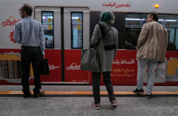 In Tehran, Money Is Short, Return to War Looms