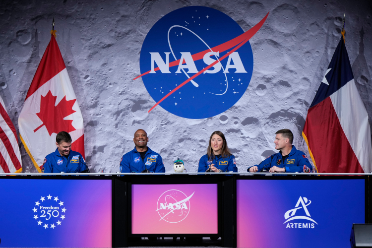Will China Beat the U.S. in the New Moon Race?