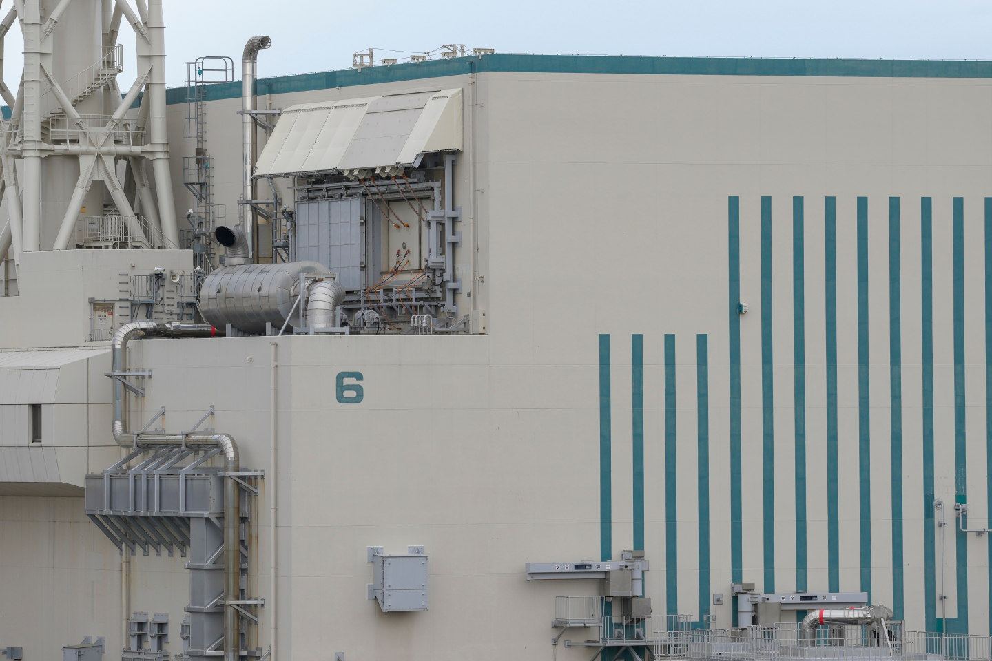 California’s Battery Array as Powerful as 12 Nuclear Plants ...