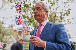 Labour's Collapse Risks Making Farage the Face of UK