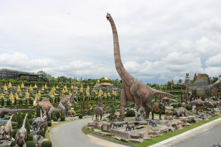 What Was the Biggest Dinosaur? It's Hard to Tell