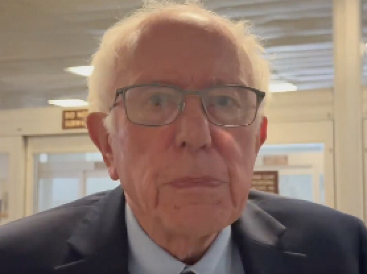 Bernie Sanders Defends Platner: Billionaire Donors Are Worried He's Going To Stand Up To The Oligarchs