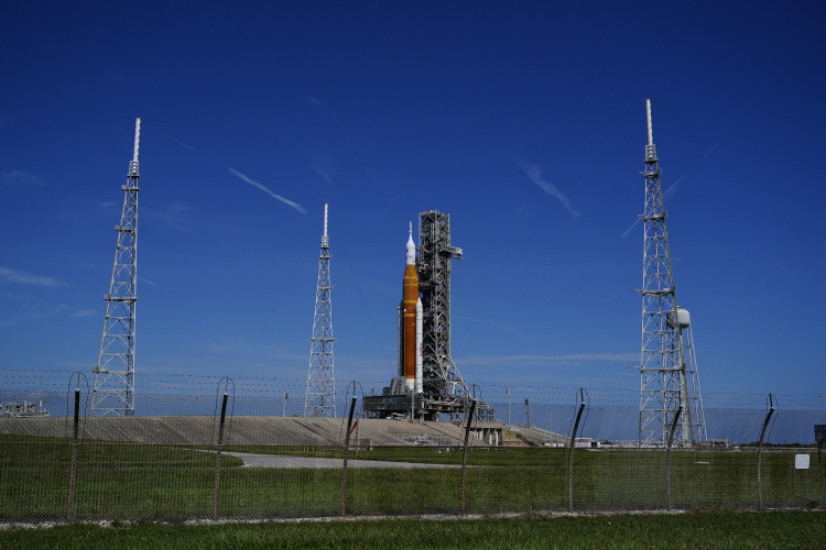 Could Meteor Storms Harm NASA's Moon Missions?