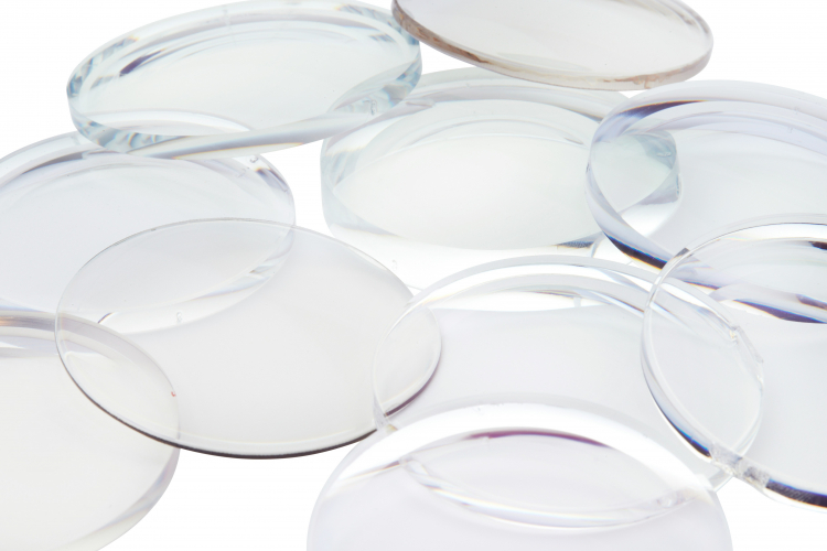 Contact Lenses Repair Themselves Under UV Light